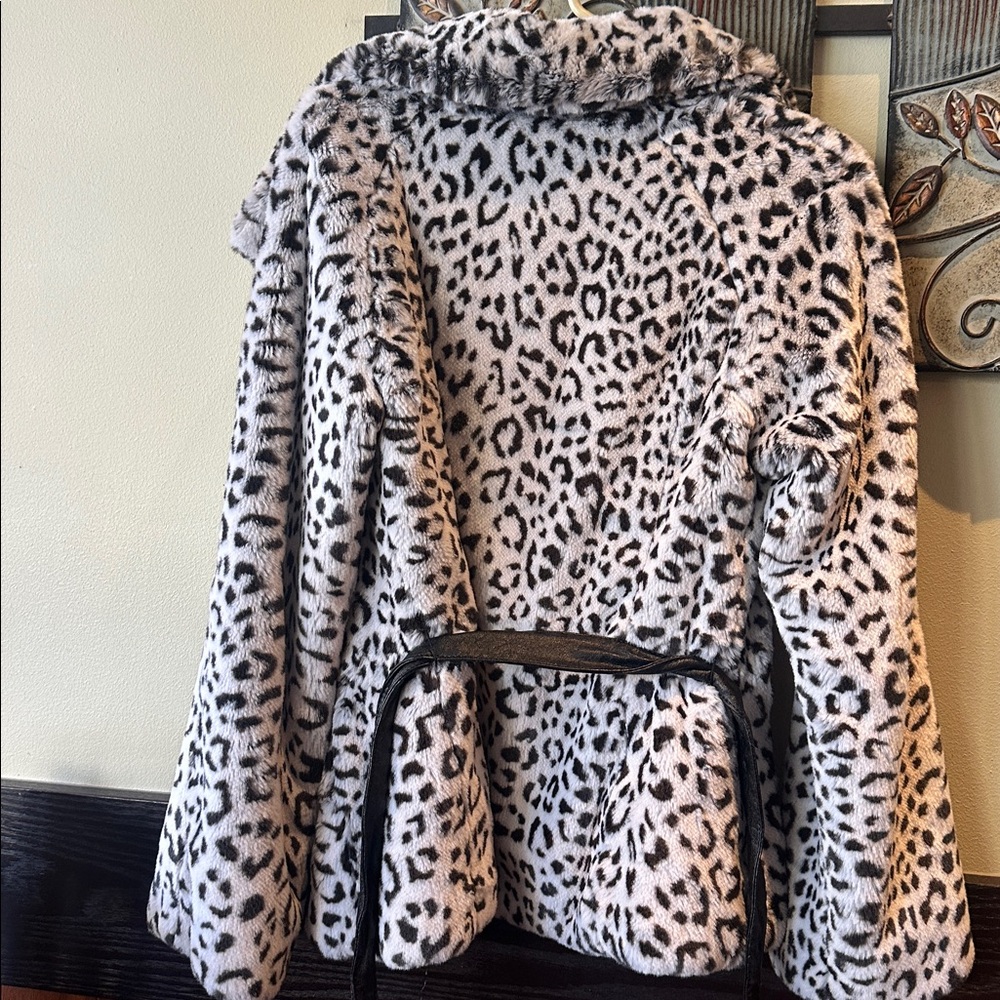Sisley-Paris Faux Fur Jacket in Gray and Black v - Picture 6 of 8